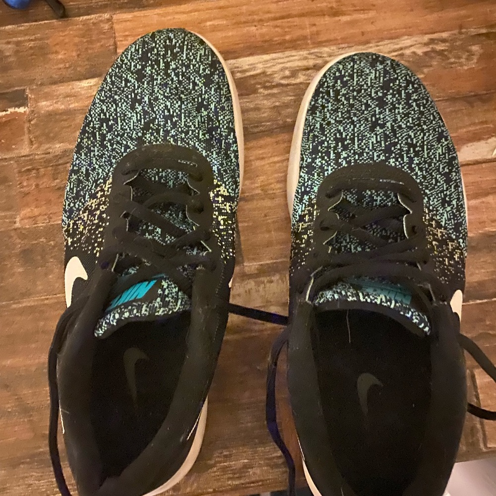 Nike Black and Teal Sneakers - Picture 4 of 6